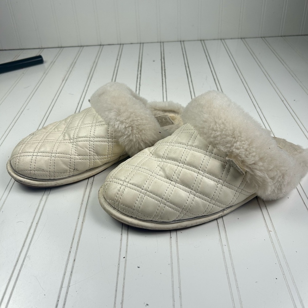 UGG White Quilted Scuffette Slippers Women’s Size 8 - Picture 4 of 11